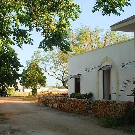 Tenuta Perruzzi * Leverano